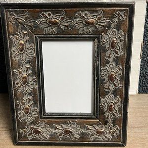 Bombay Wooden Ornate 'B' 4x6 Opening Picture Frame